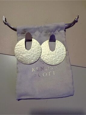 Kendra Scott Gold and Textured Round Drop Earrings